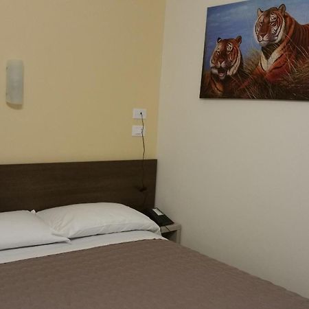 Hotel Tommaseo Gênes Chambre photo